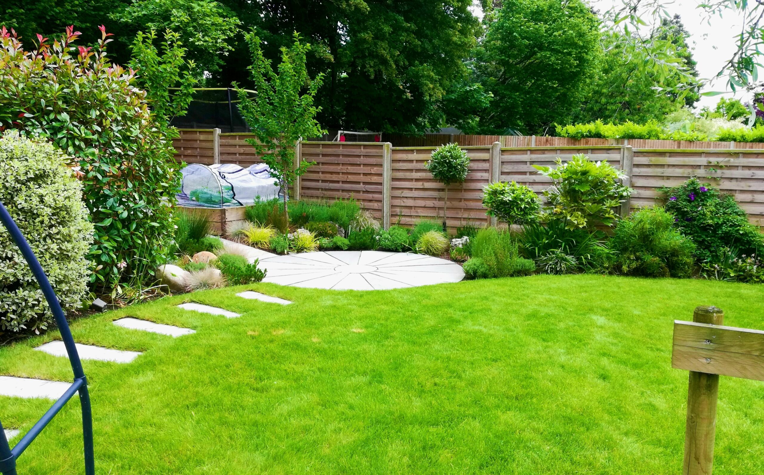 Low Maintenance Garden Design In St Albans Sekoya Gardens